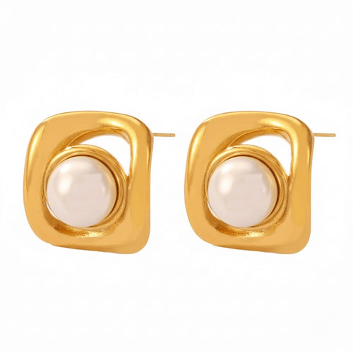 Gold chunky earrings, Vintaras Pearl earring on a white background