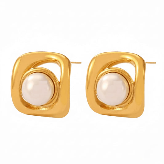 Gold chunky earrings, Vintaras Pearl earring on a white background